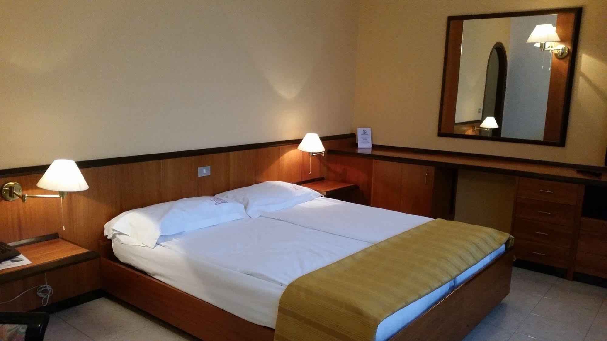 Ai Cadelach Hotel Giulia Ревине-Лаго Экстерьер фото